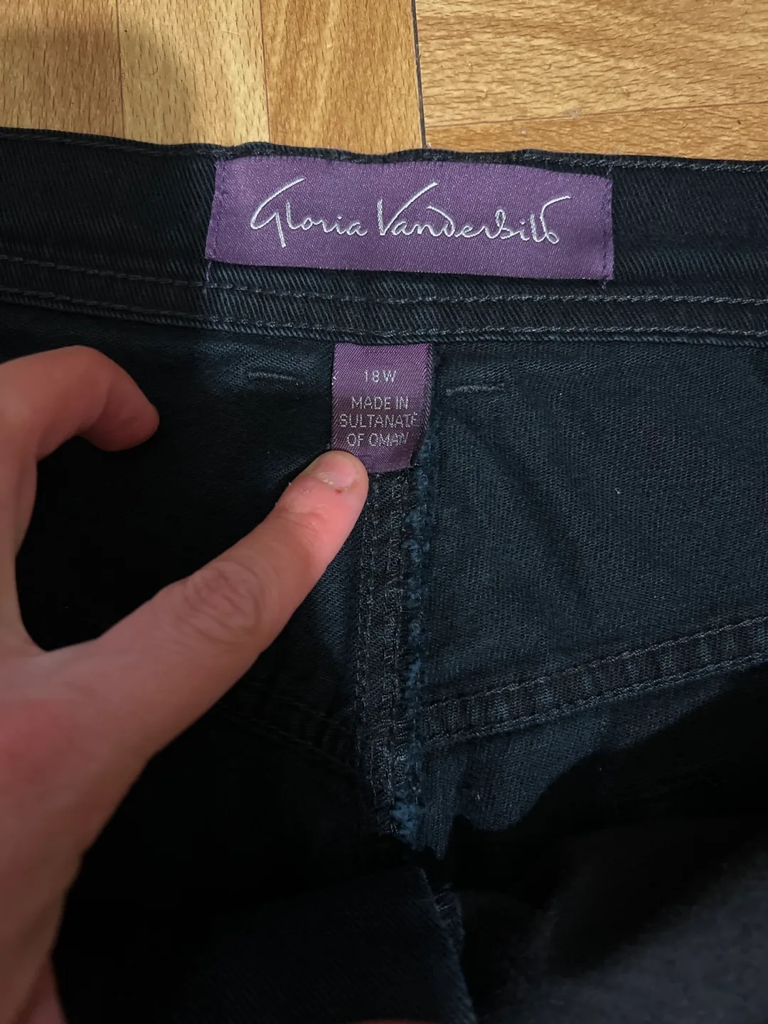 Gloria Vanderbilt Amanda Jeans - Size 18W image indicator(2)