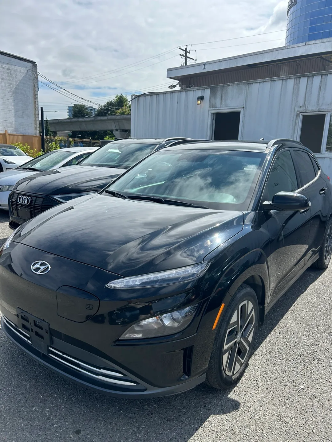 2022 Hyundai Kona Electric - Black thumbnail
