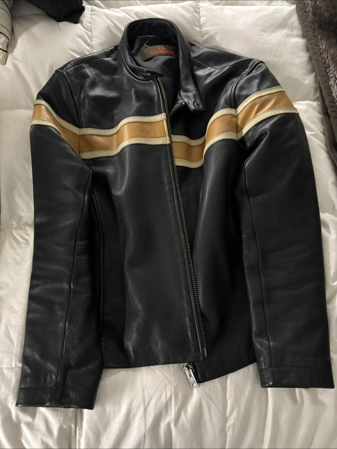 🇨🇦Danier Black Leather Jacket thumbnail