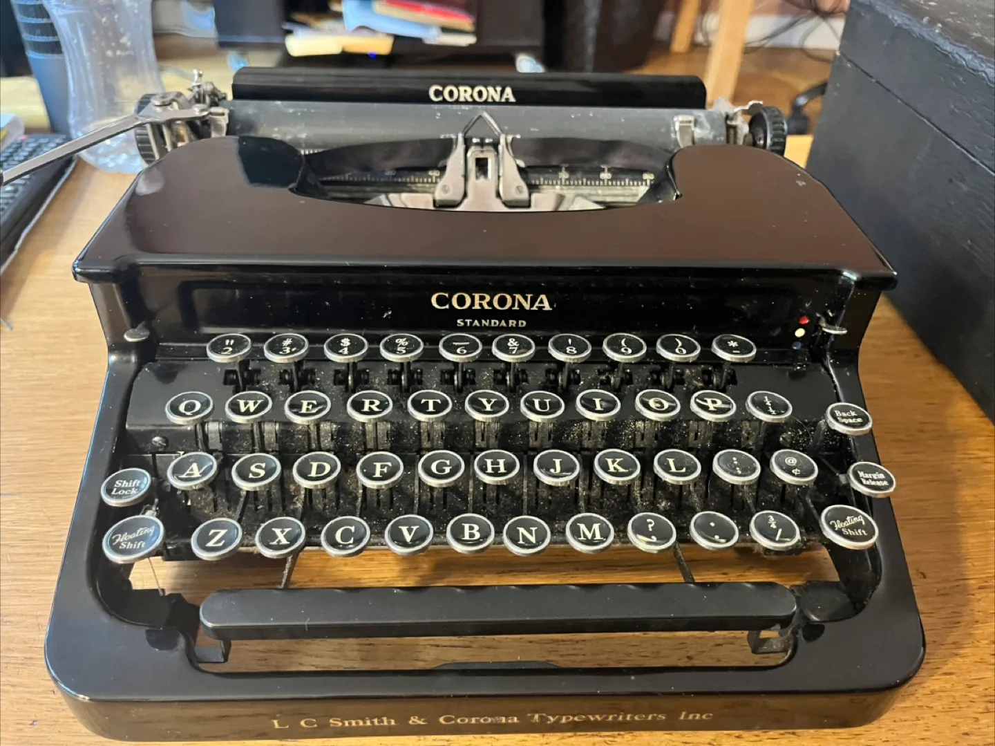 Vintage Corona Standard Typewriter with Case image indicator(4)