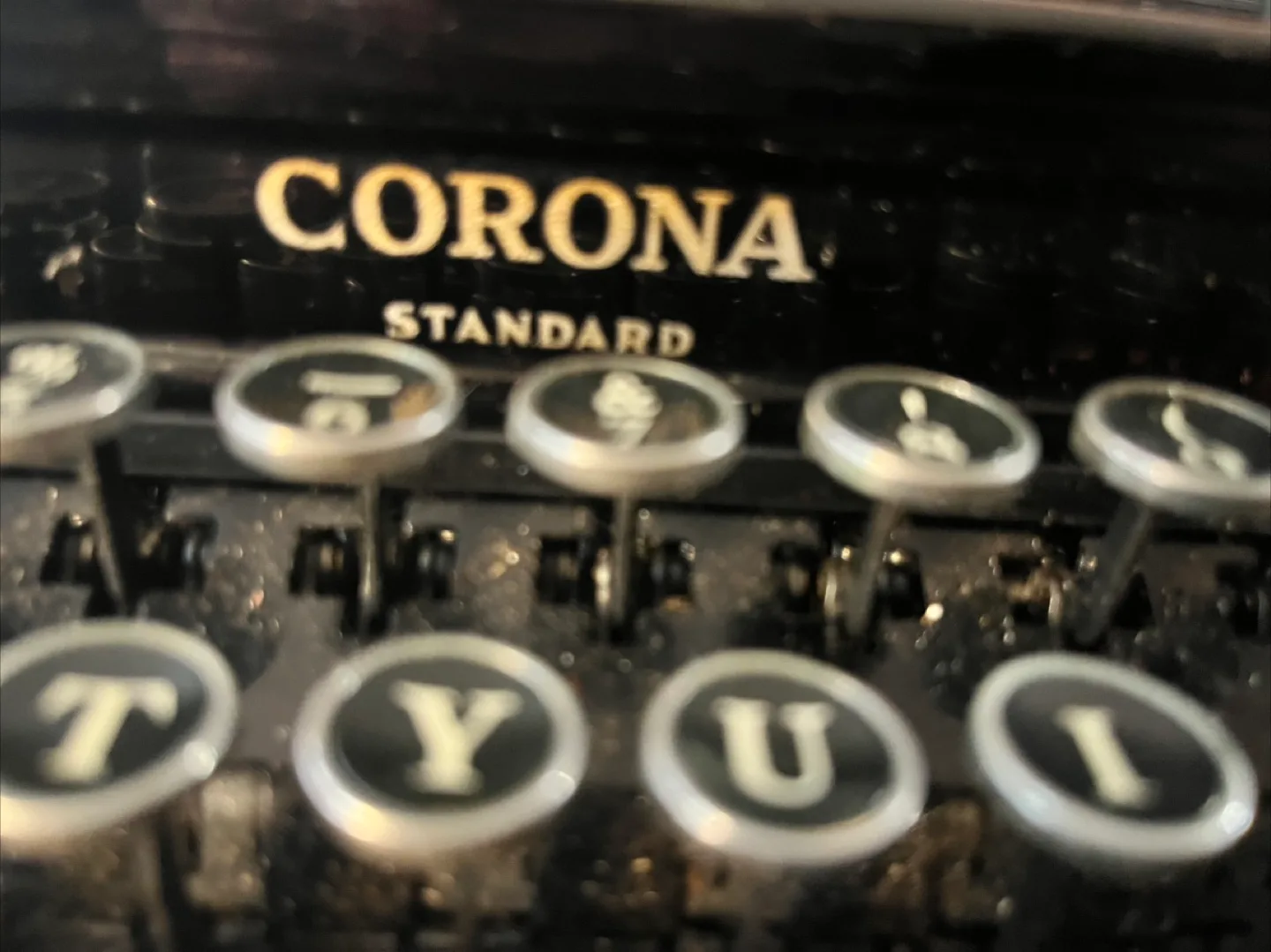 Vintage Corona Standard Typewriter with Case image indicator(2)