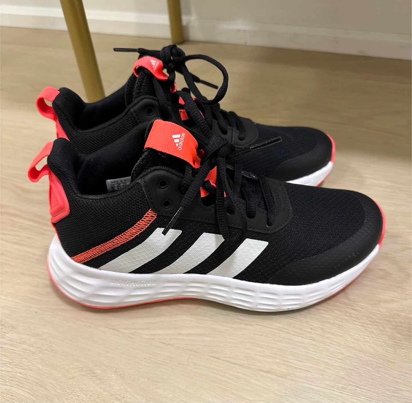 Adidas Lightweight Running Shoes - Size 5 thumbnail