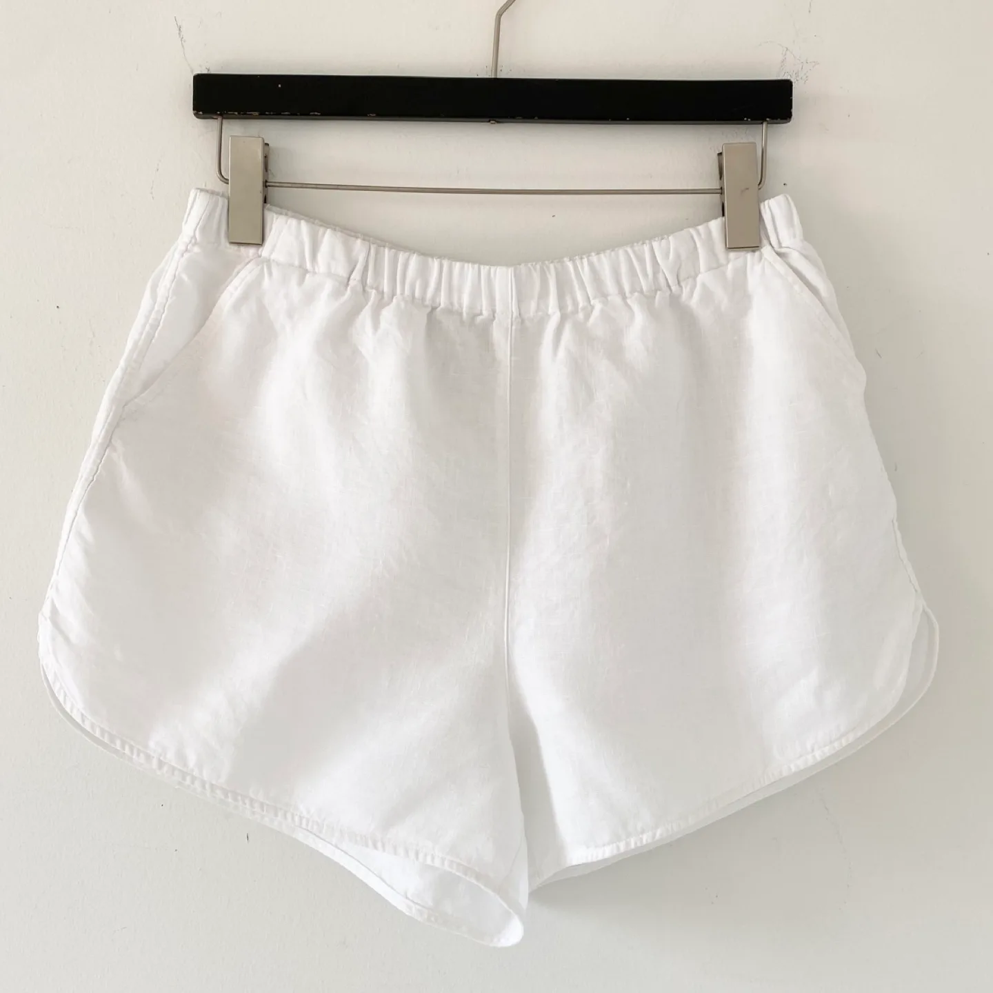 Aritzia Wilfred Free 100% Linen Shorts thumbnail