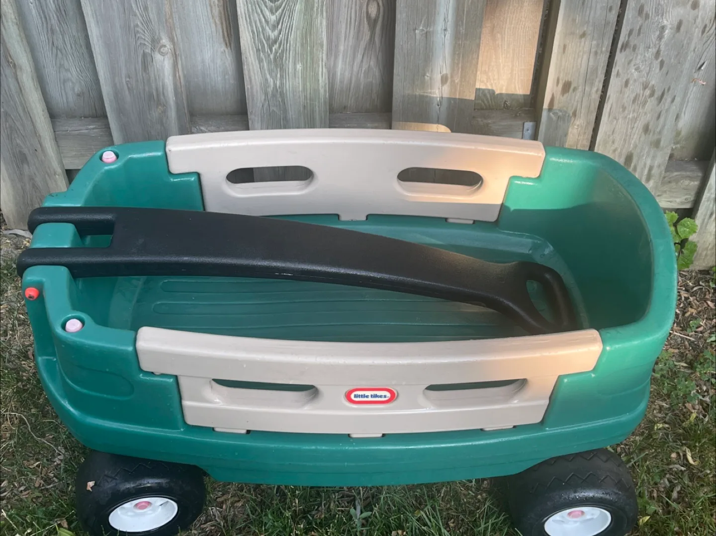 Little Tikes green kids wagon, excellent condition! image indicator(2)