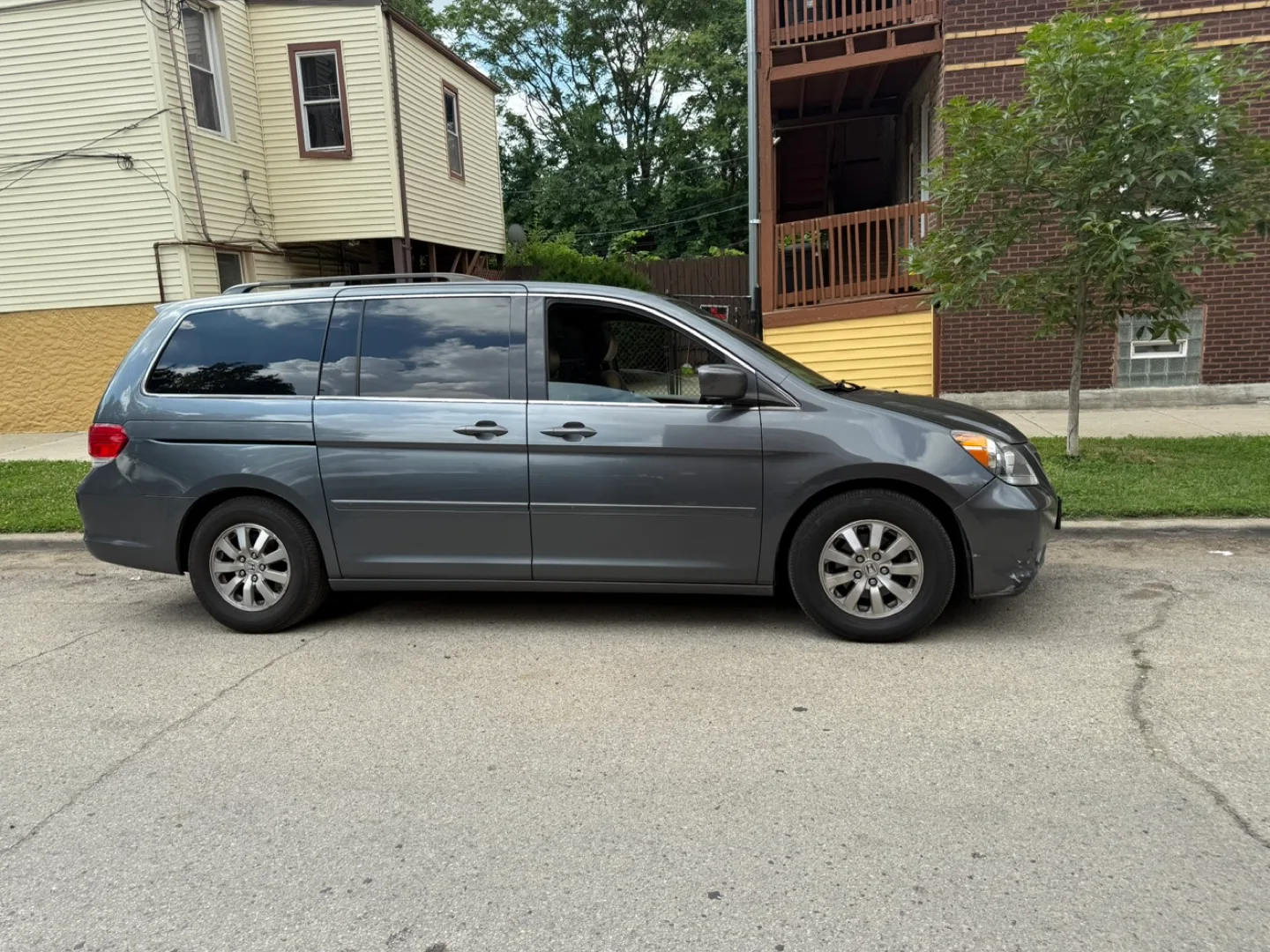 2010 Honda odyssey 200,000 miles thumbnail