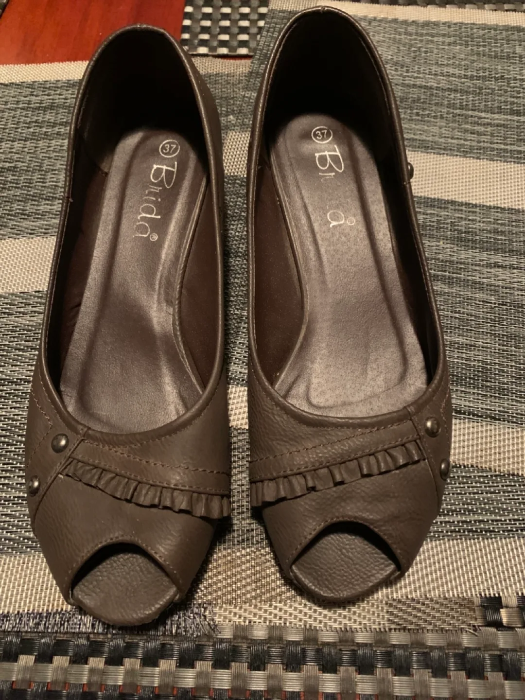 Shoes: Women dress / small pumps heels size 37 thumbnail