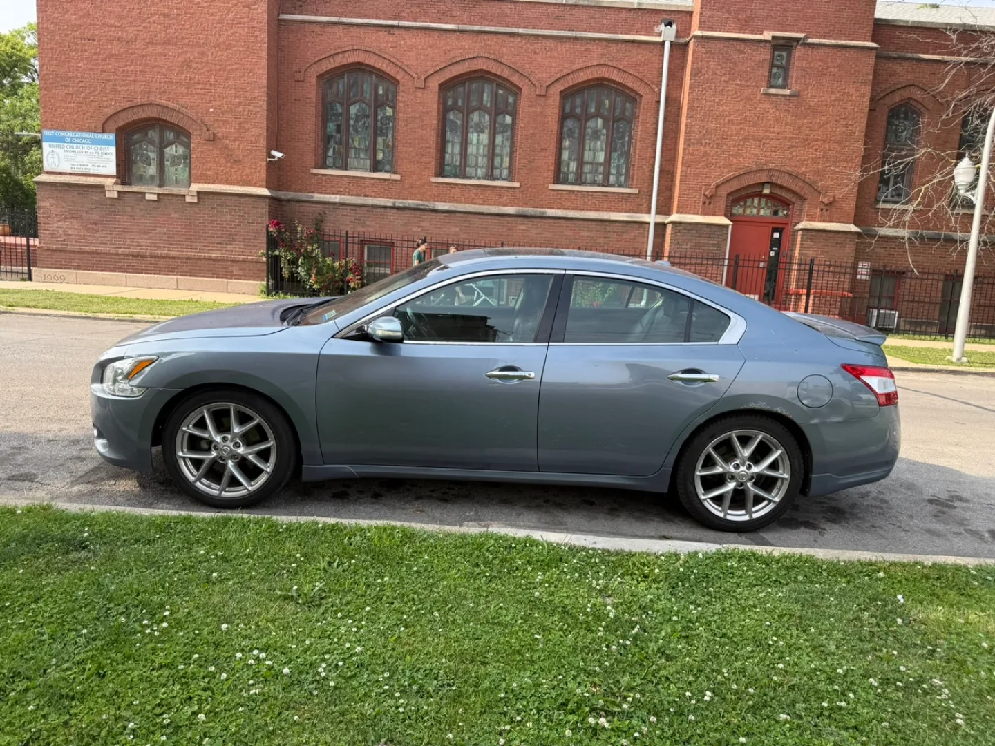 Nissan Maxima - Gray Sedan 2010 thumbnail