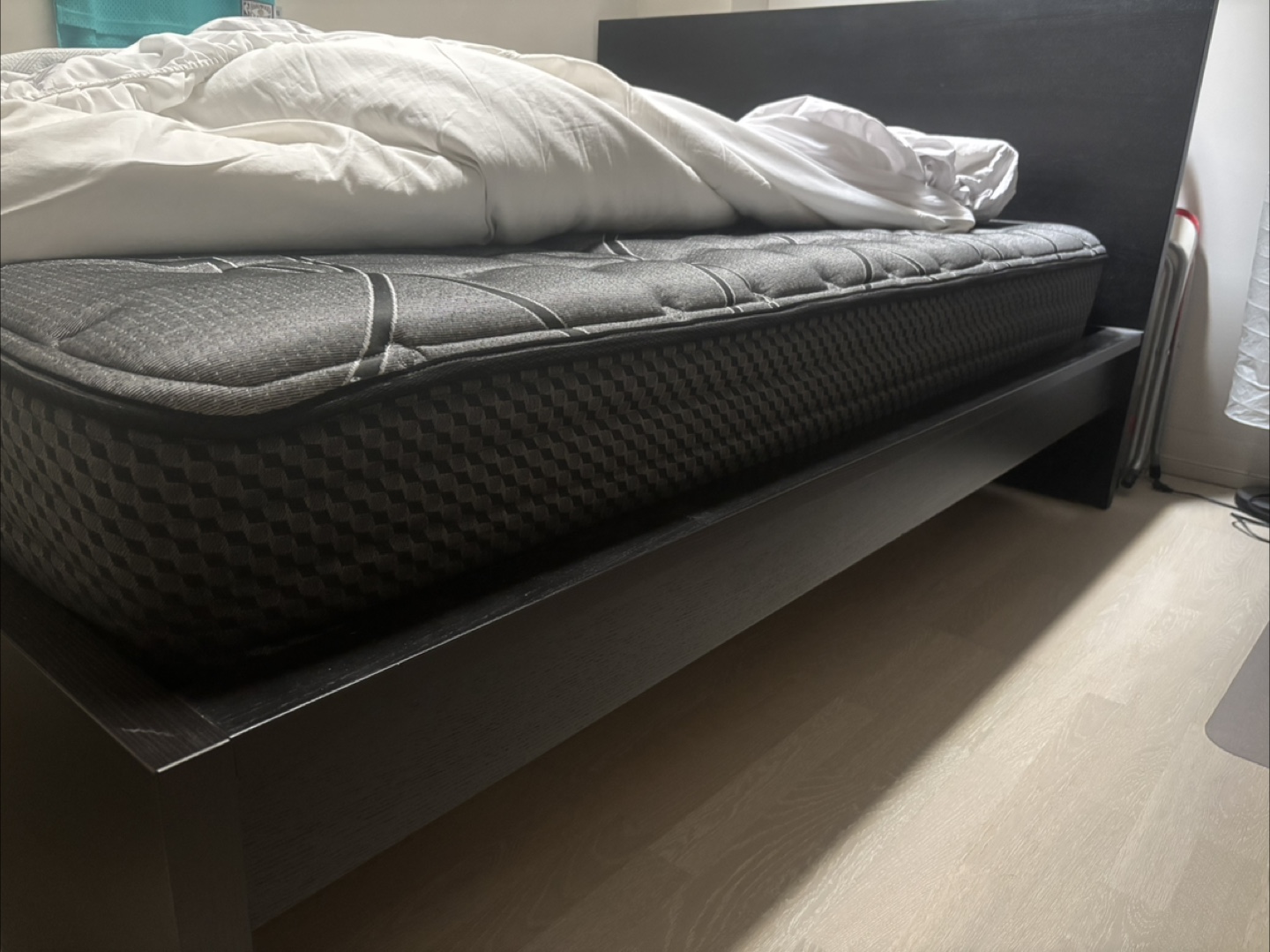 Double Bed (Frame and / or Mattress)