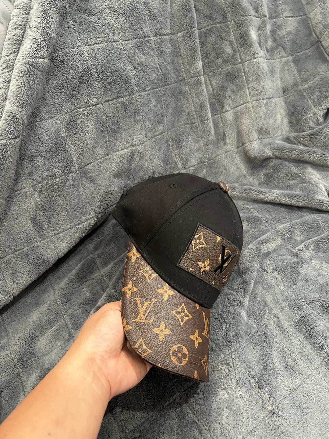 Louis Vuitton Black & Brown Cap image indicator(2)