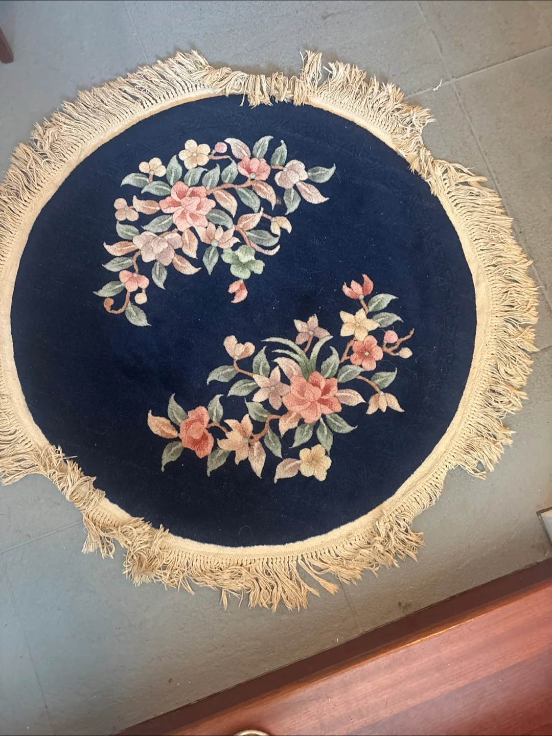 Oriental Chinese Wool Round Floral Rug image indicator(6)
