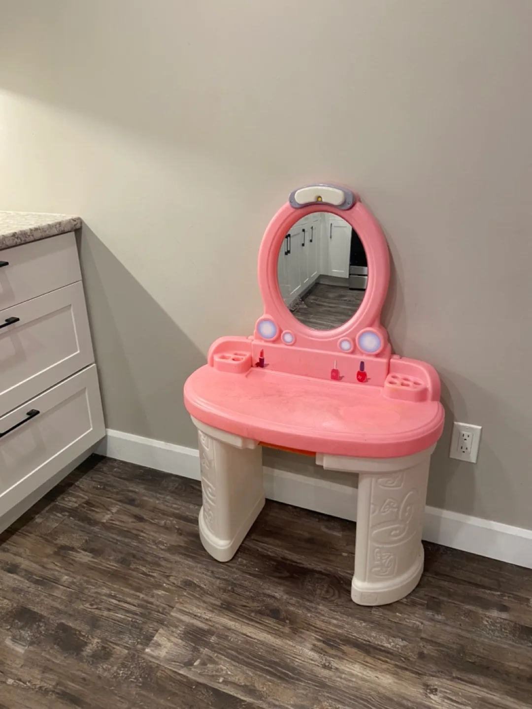 Step 2 Makeup table thumbnail