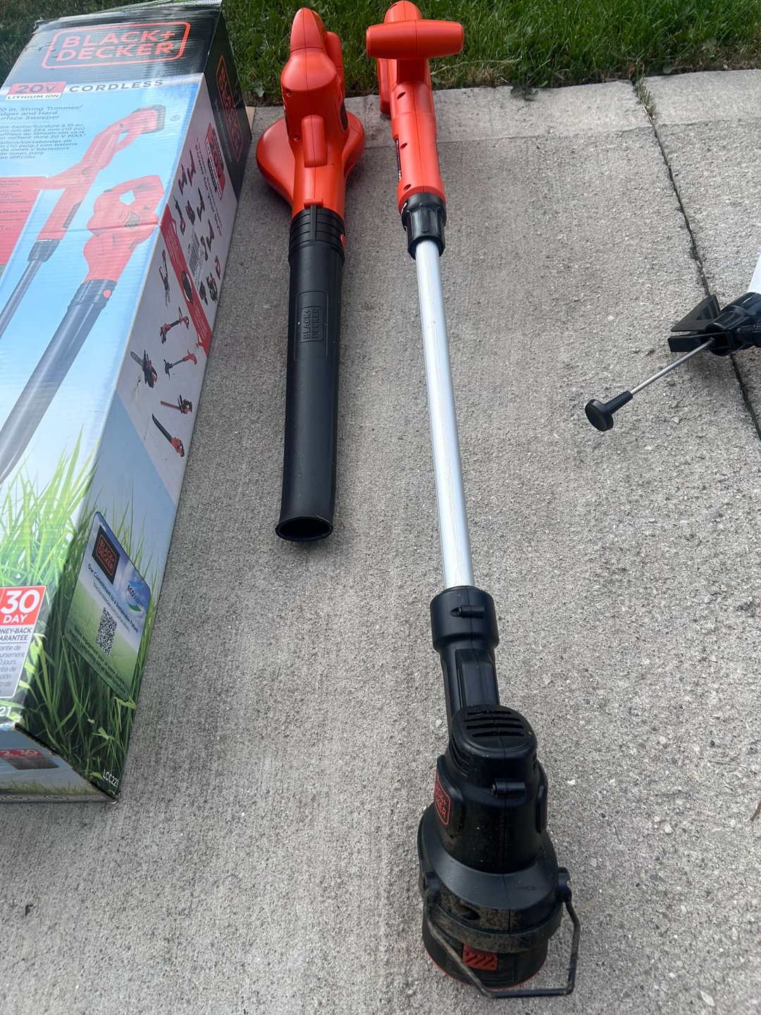Black+Decker LCC221 Cordless String Trimmer/Edger - photo 2