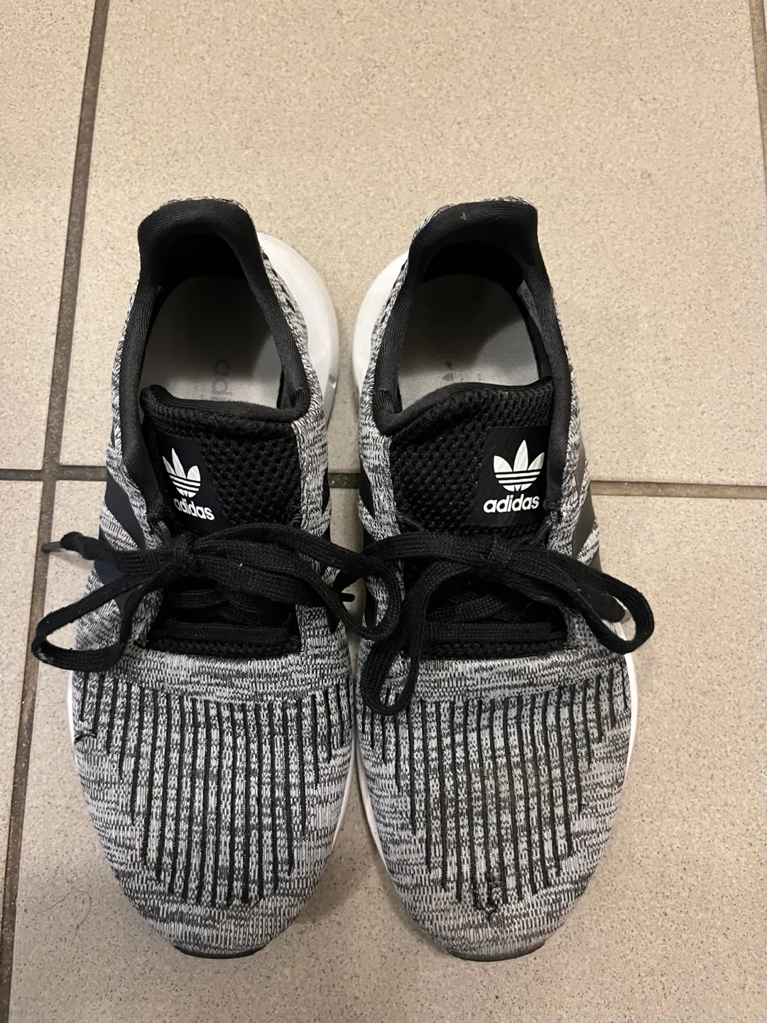 Adidas Swift Run Sneakers - Grey/Black image indicator(3)