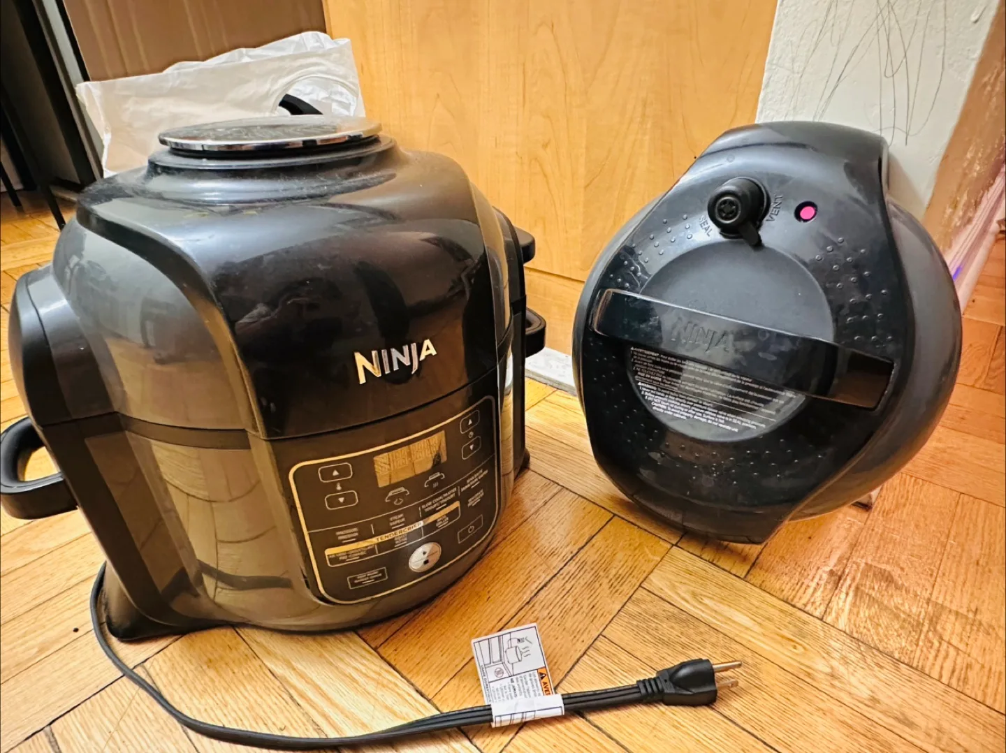 Ninja Foodi Pressure Cooker & Air Fryer thumbnail