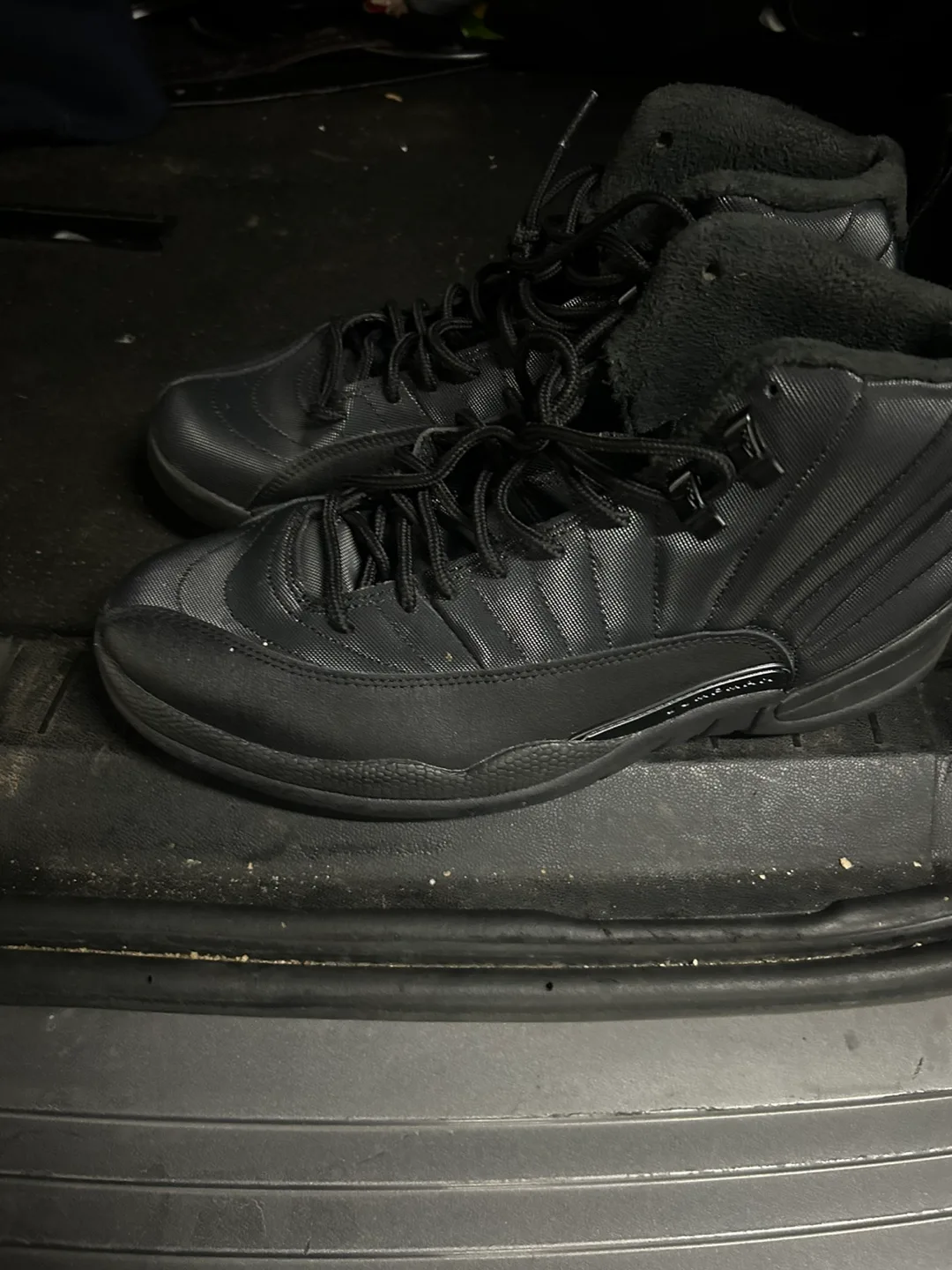 Jordan 12 Retro Winter Black image indicator(2)