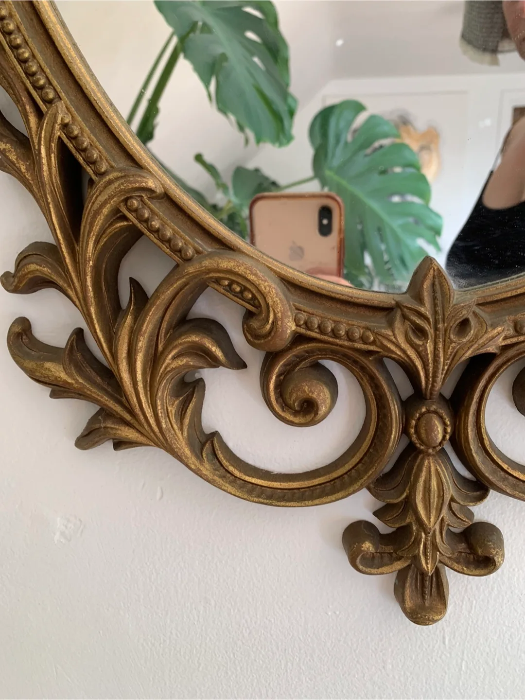 Large Vintage Oval Hollywood Regency Style Wall Mirror image indicator(3)