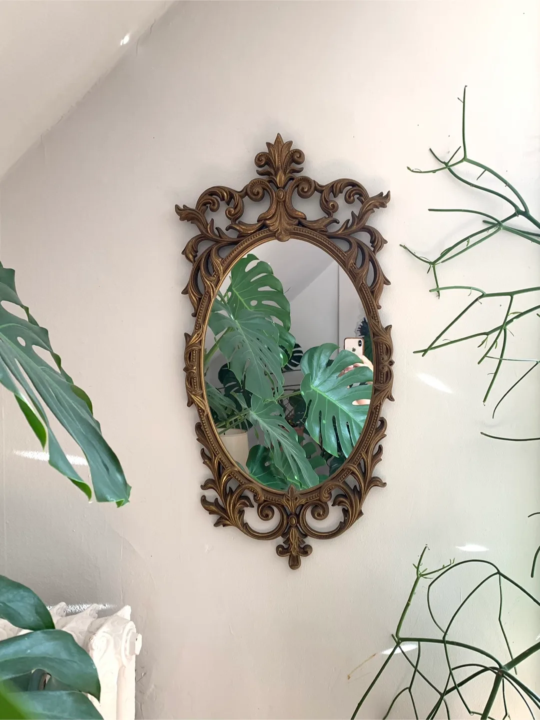 Large Vintage Oval Hollywood Regency Style Wall Mirror thumbnail