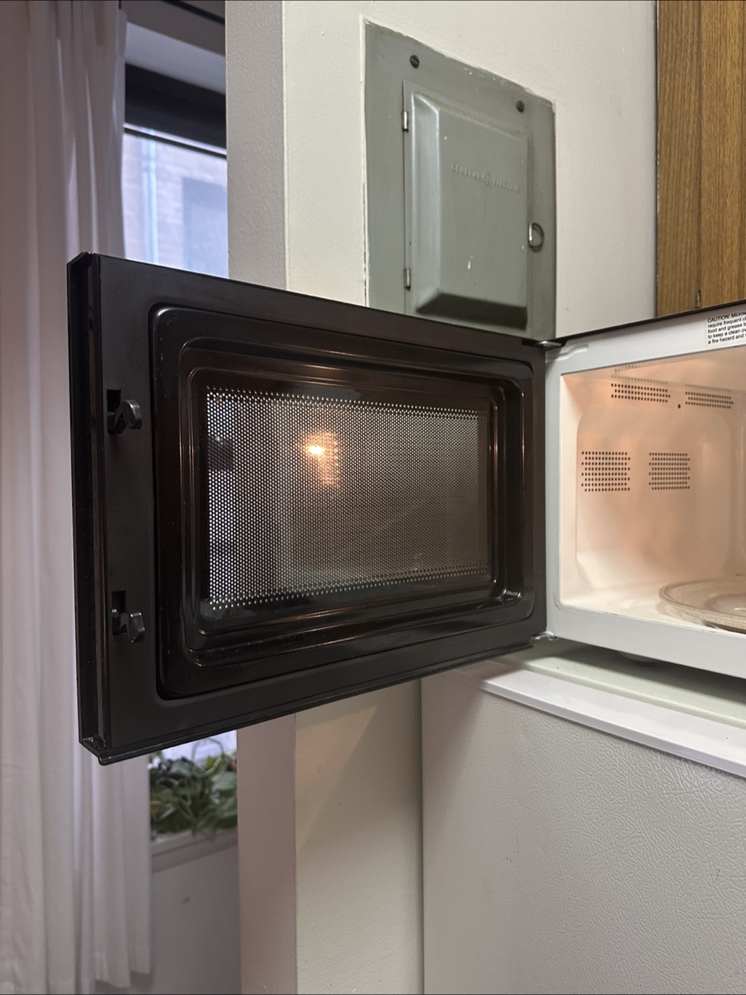 Sunbeam 900W Tabletop Microwave - photo 3