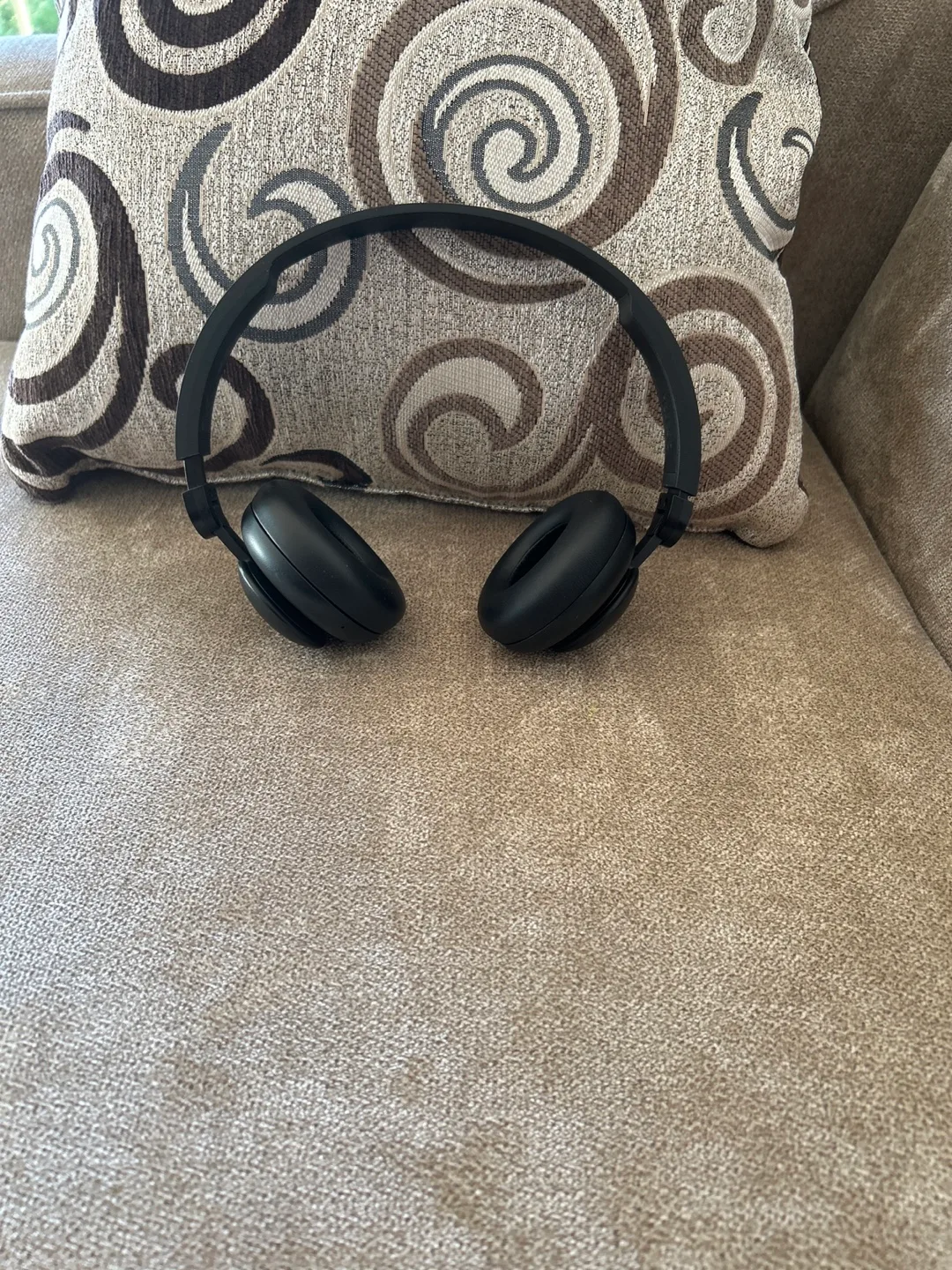 Onn Black Wireless Headphones thumbnail