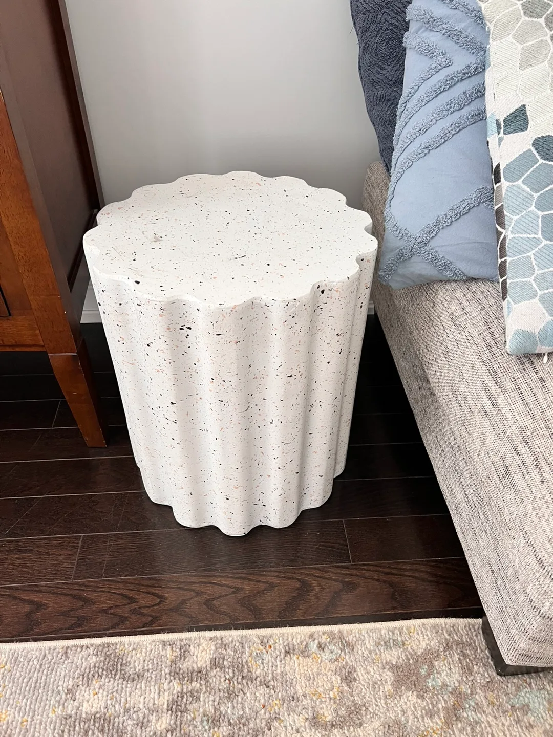 Accent Table/plant stand/stool thumbnail