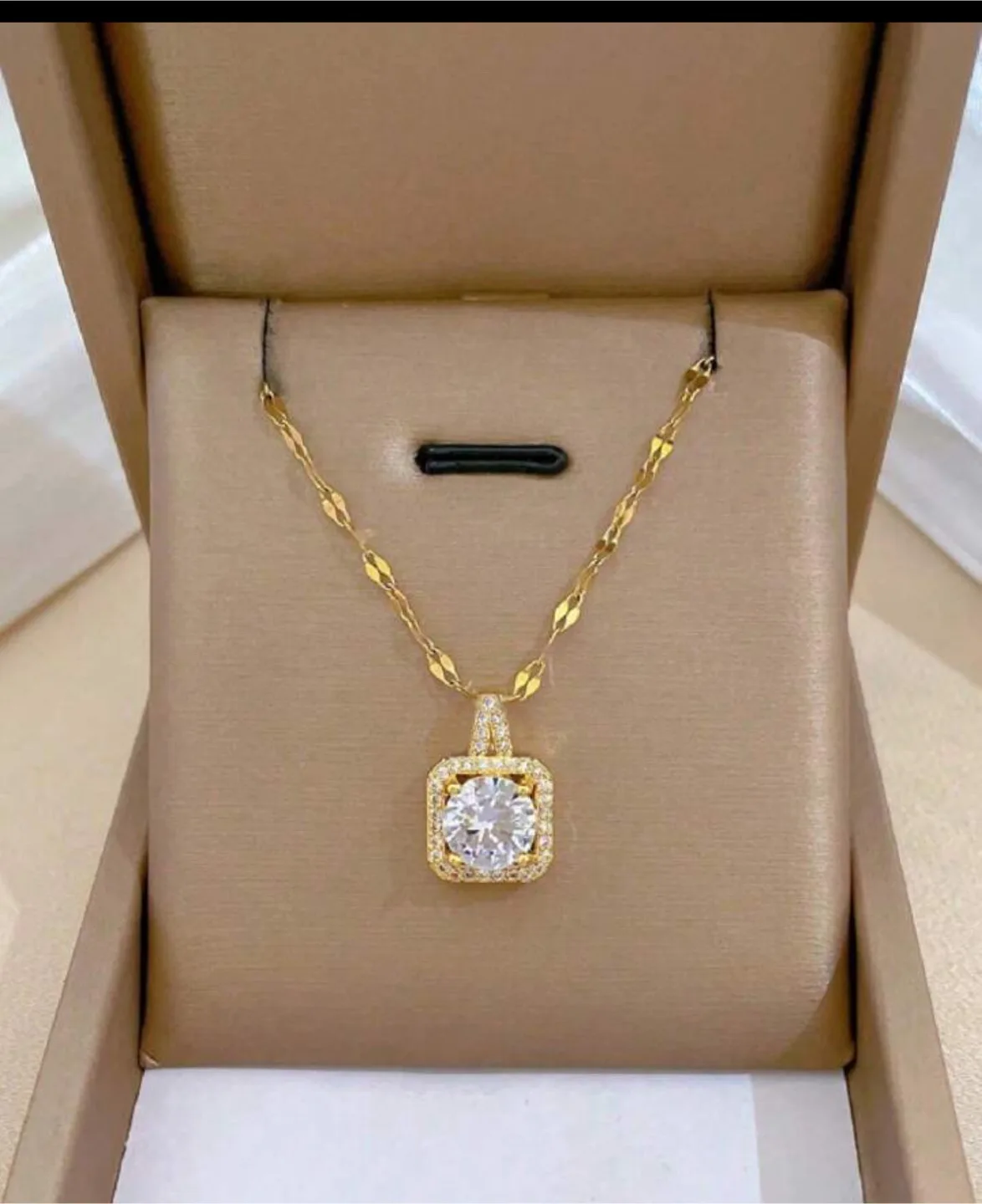 Gold necklace with cubic zirconia pendant thumbnail