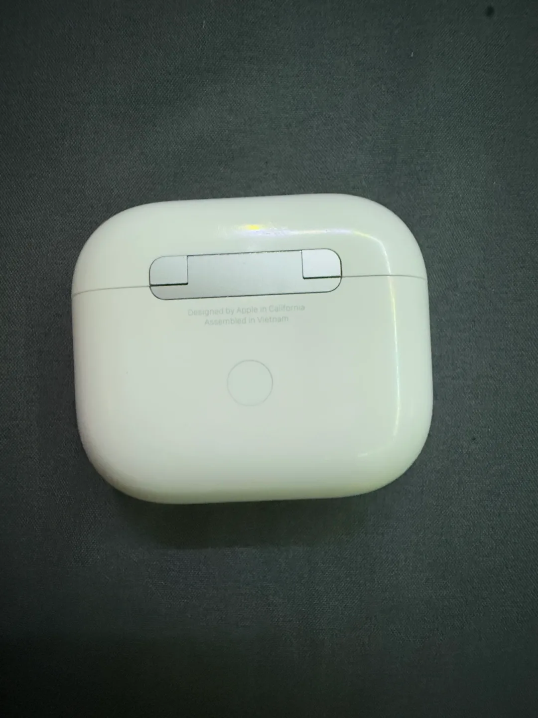 Apple AirPods Pro (3rd generation) image indicator(2)
