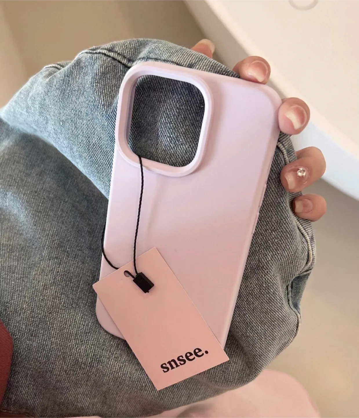 2 Brand New iPhone 16 pro Cases in pink and cream thumbnail
