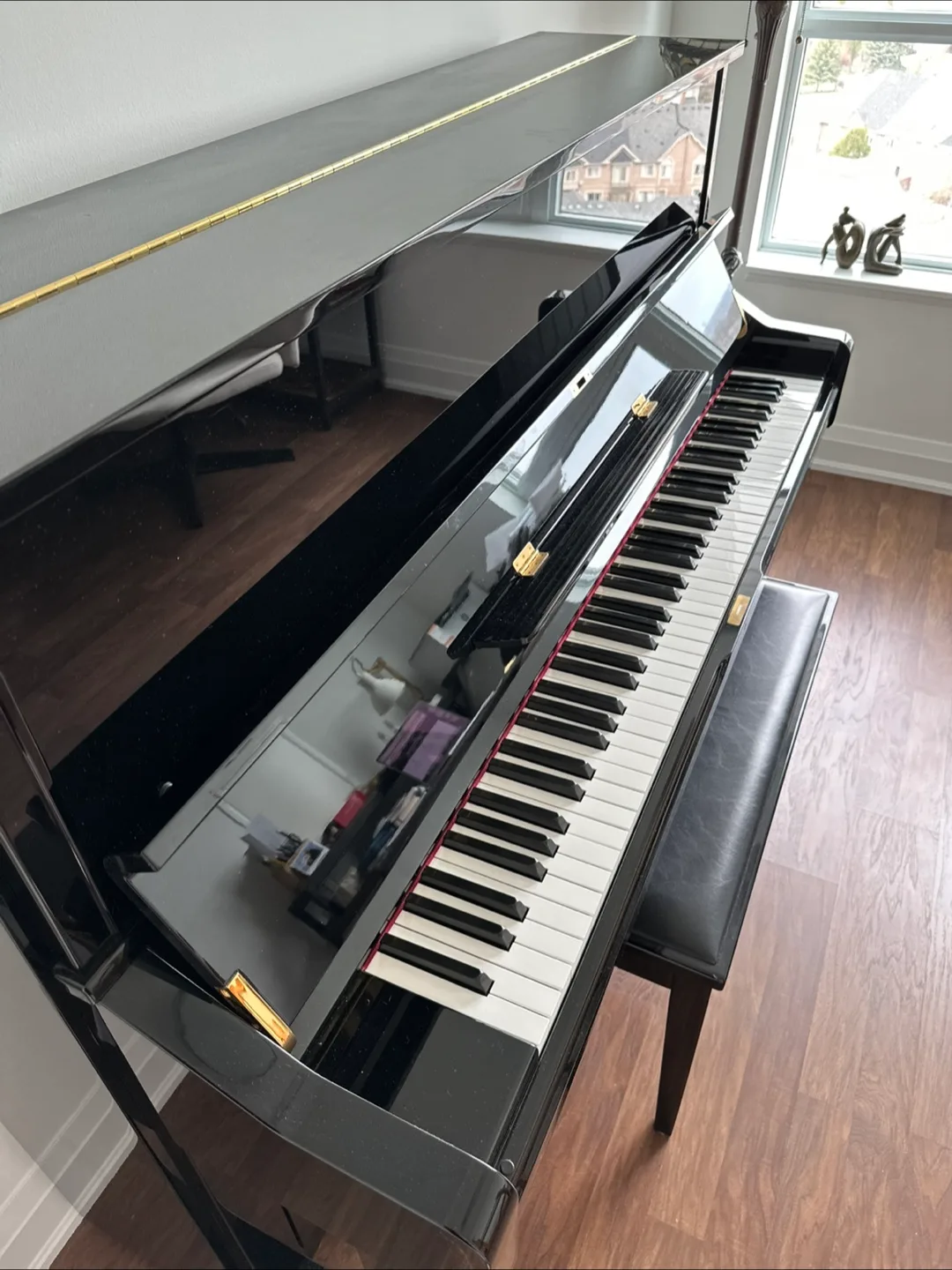 Yamaha Upright Piano - Black image indicator(3)