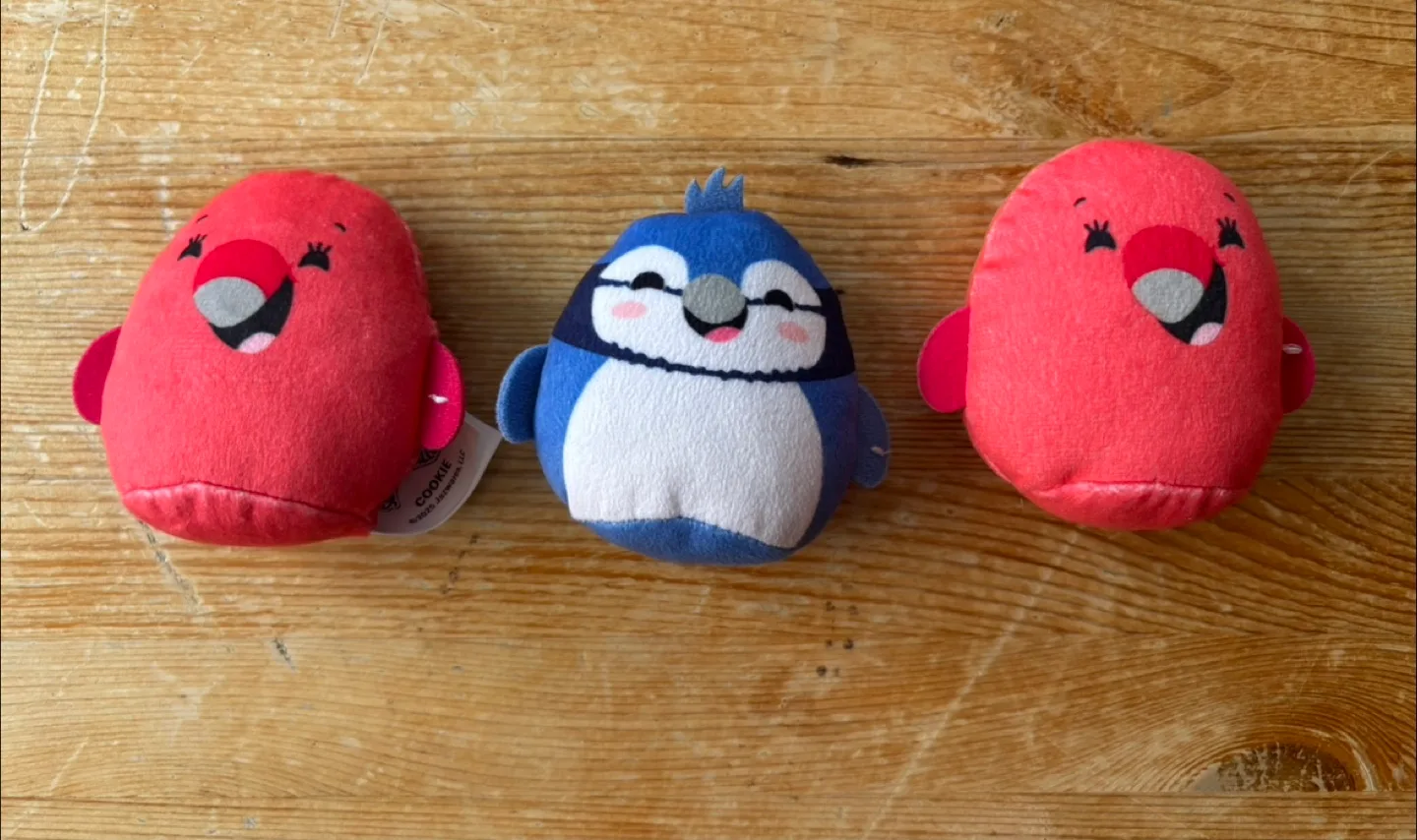 🇨🇦Jazwares Cookie Plush Toy Set: 2 red, 1 Blue thumbnail