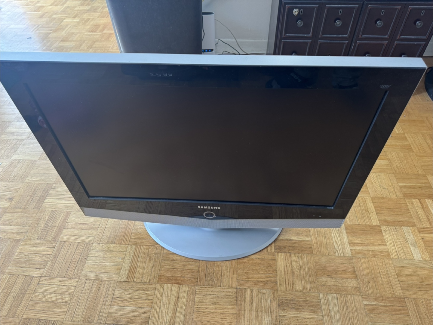 Samsung LN-R328W 32" LCD TV