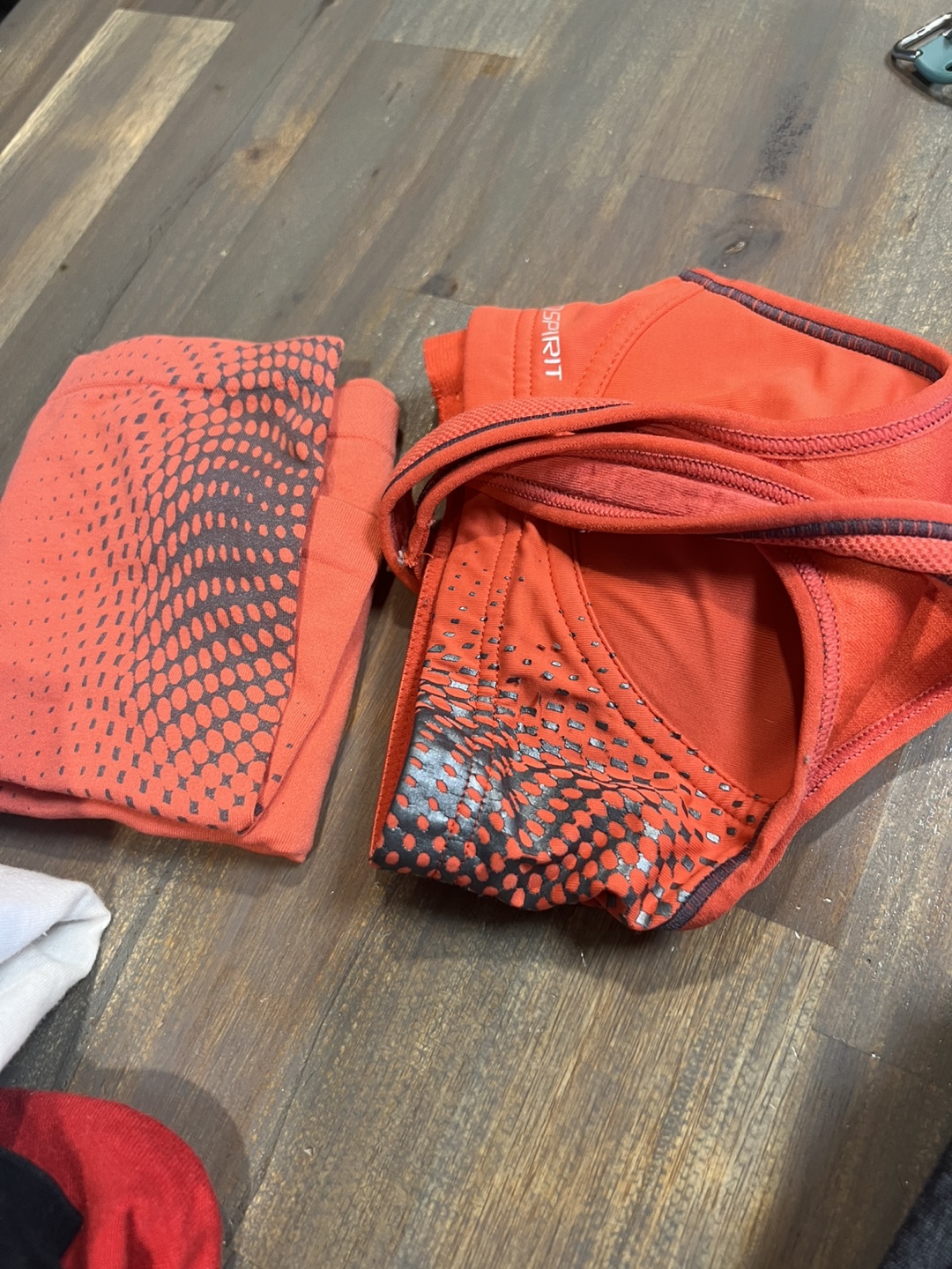 Assorted Clothing & Towel Bundle - photo 4