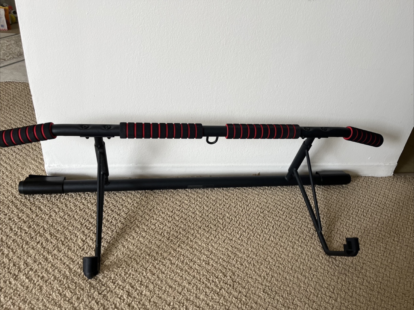 AmazeFan Pull Up Bar - Black/Red