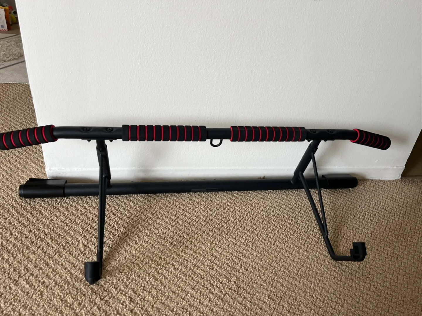 AmazeFan Pull Up Bar - Black/Red thumbnail