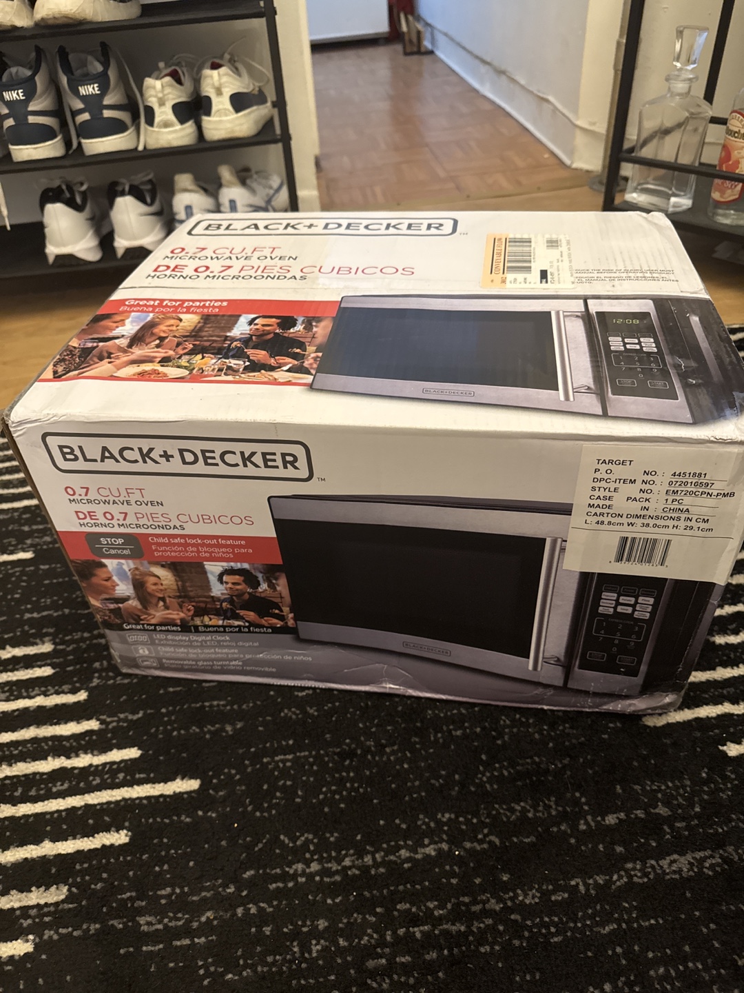 Black + Decker Microwave - photo 2