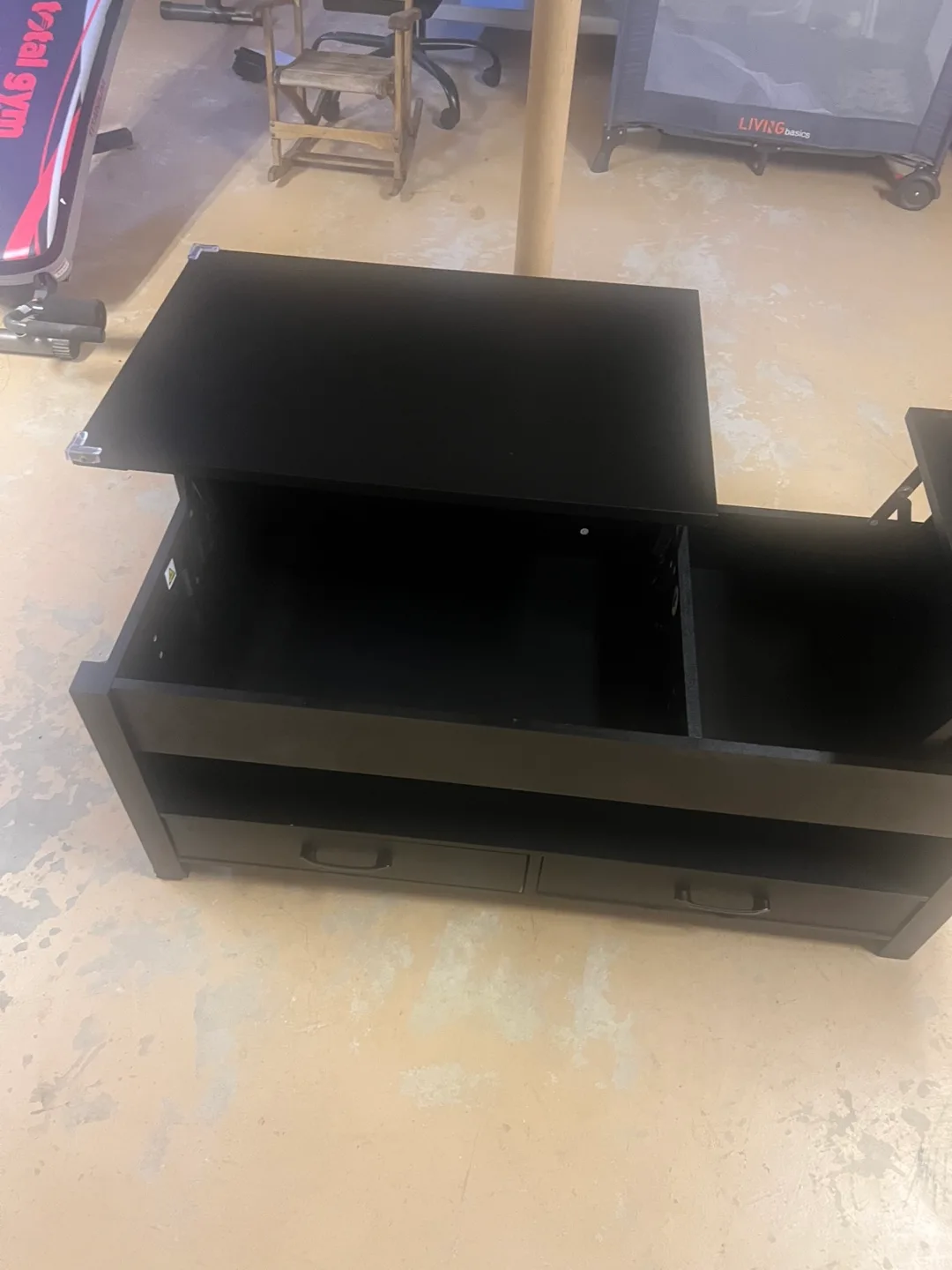 Black Lift Top Coffee Table image indicator(4)