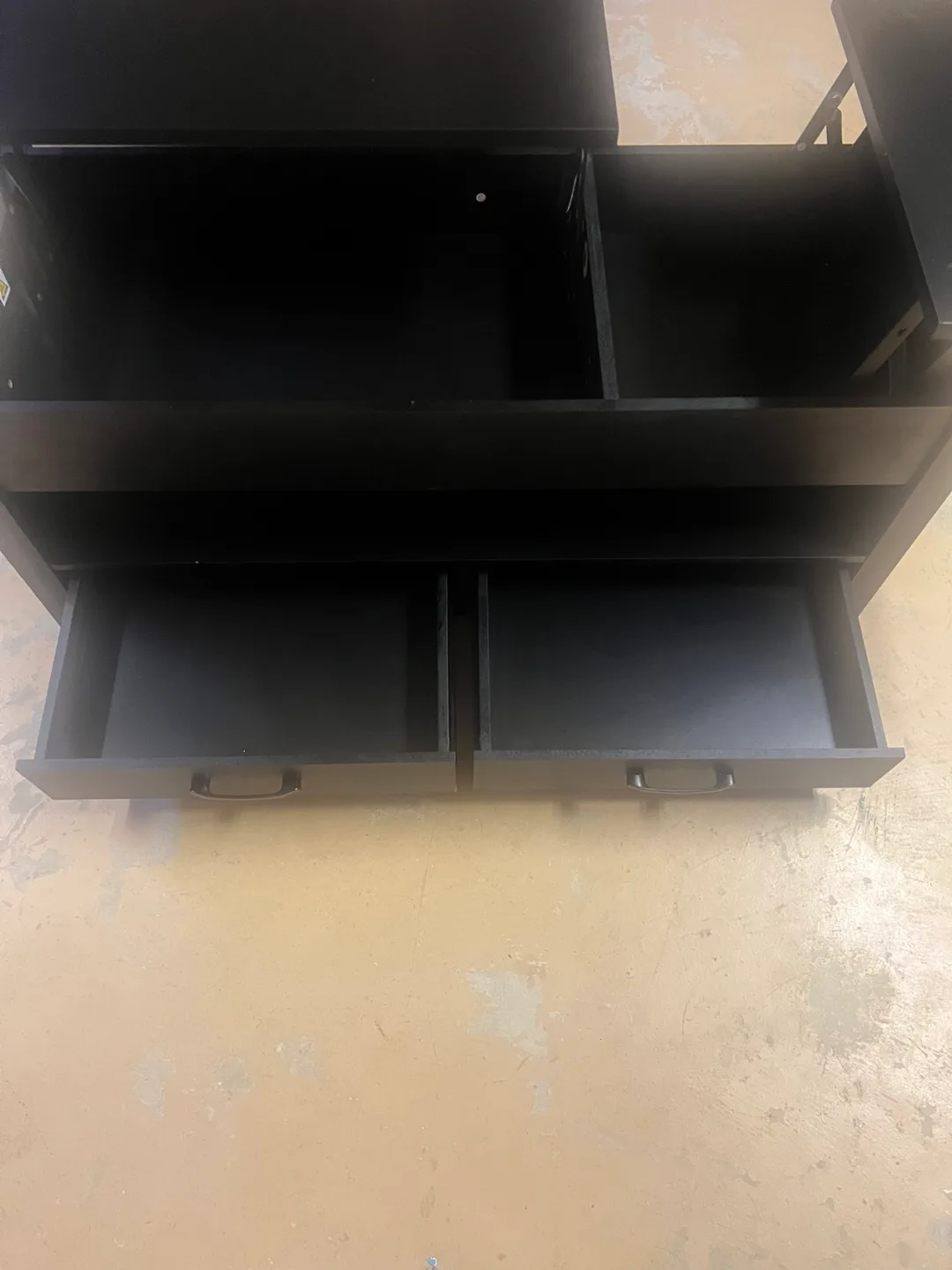 Black Lift Top Coffee Table image indicator(10)