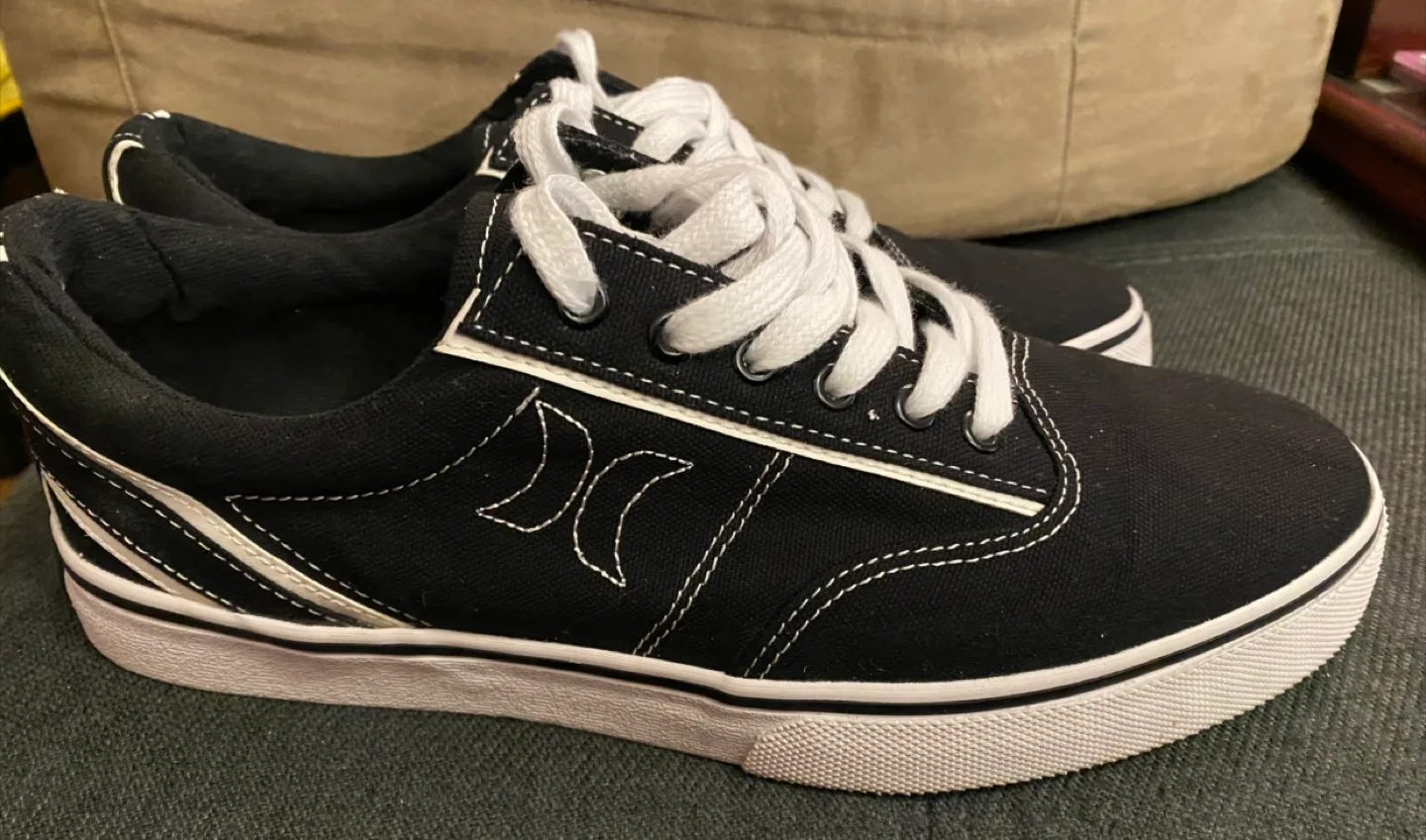 Hurley Black & White Sneakers thumbnail