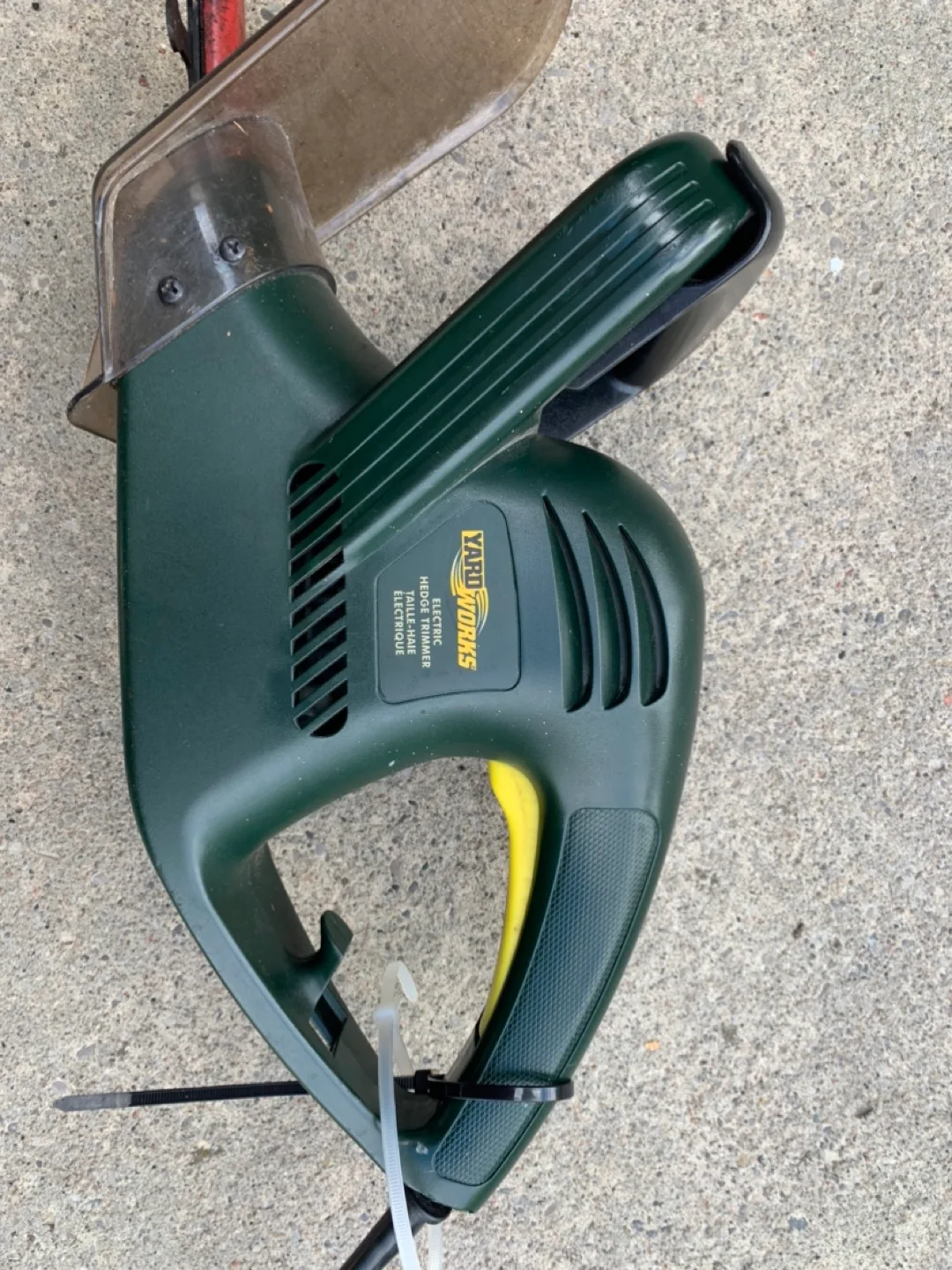 Yardworks Electric Hedge Trimmer thumbnail