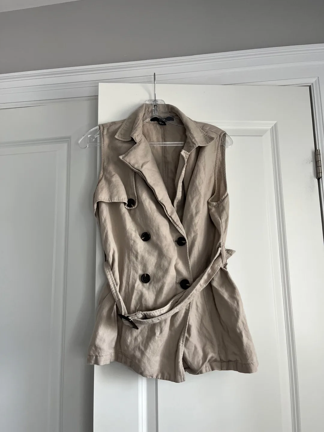 Beige/light brown vest thumbnail
