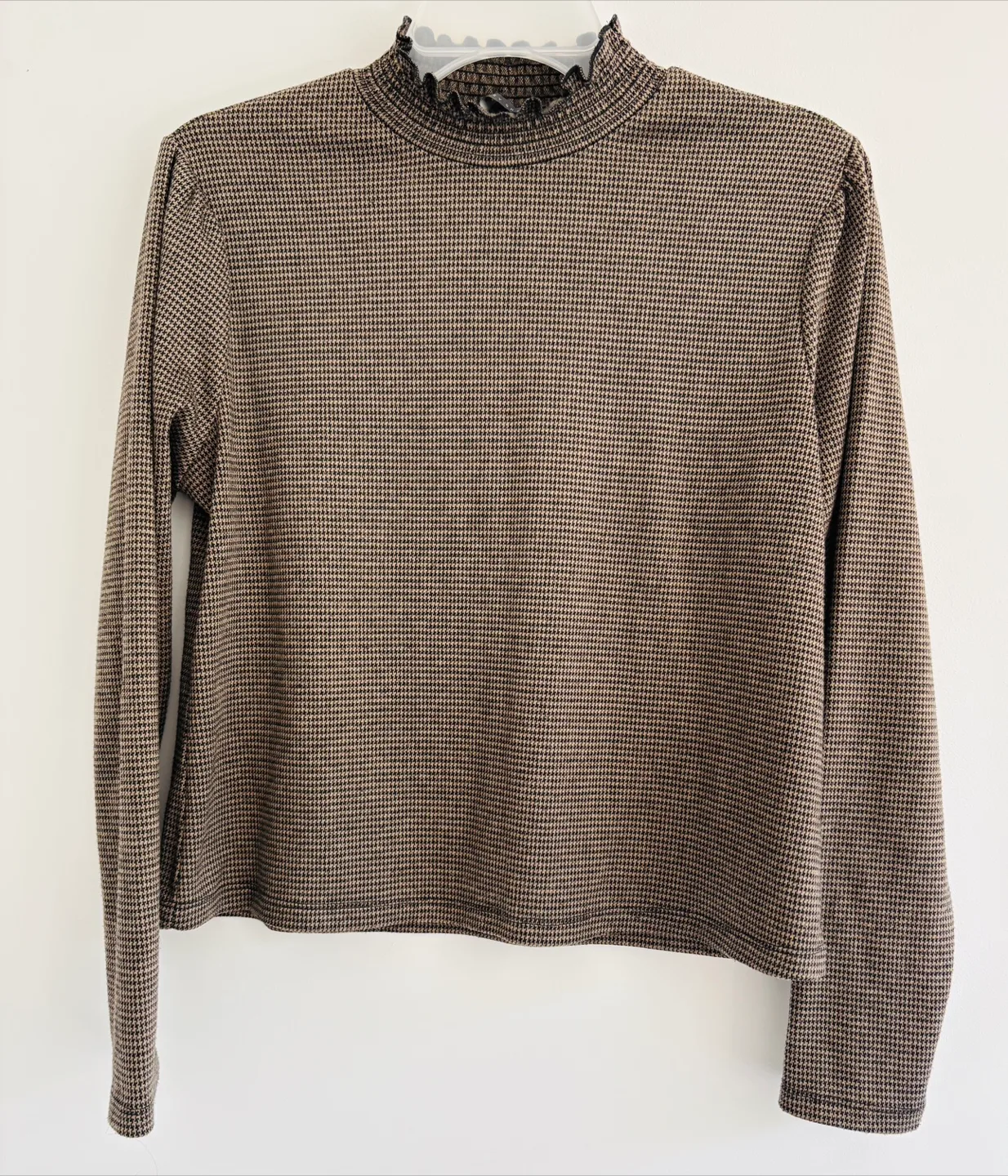 Stylish Houndstooth Print Long Sleeve Top! Size M thumbnail