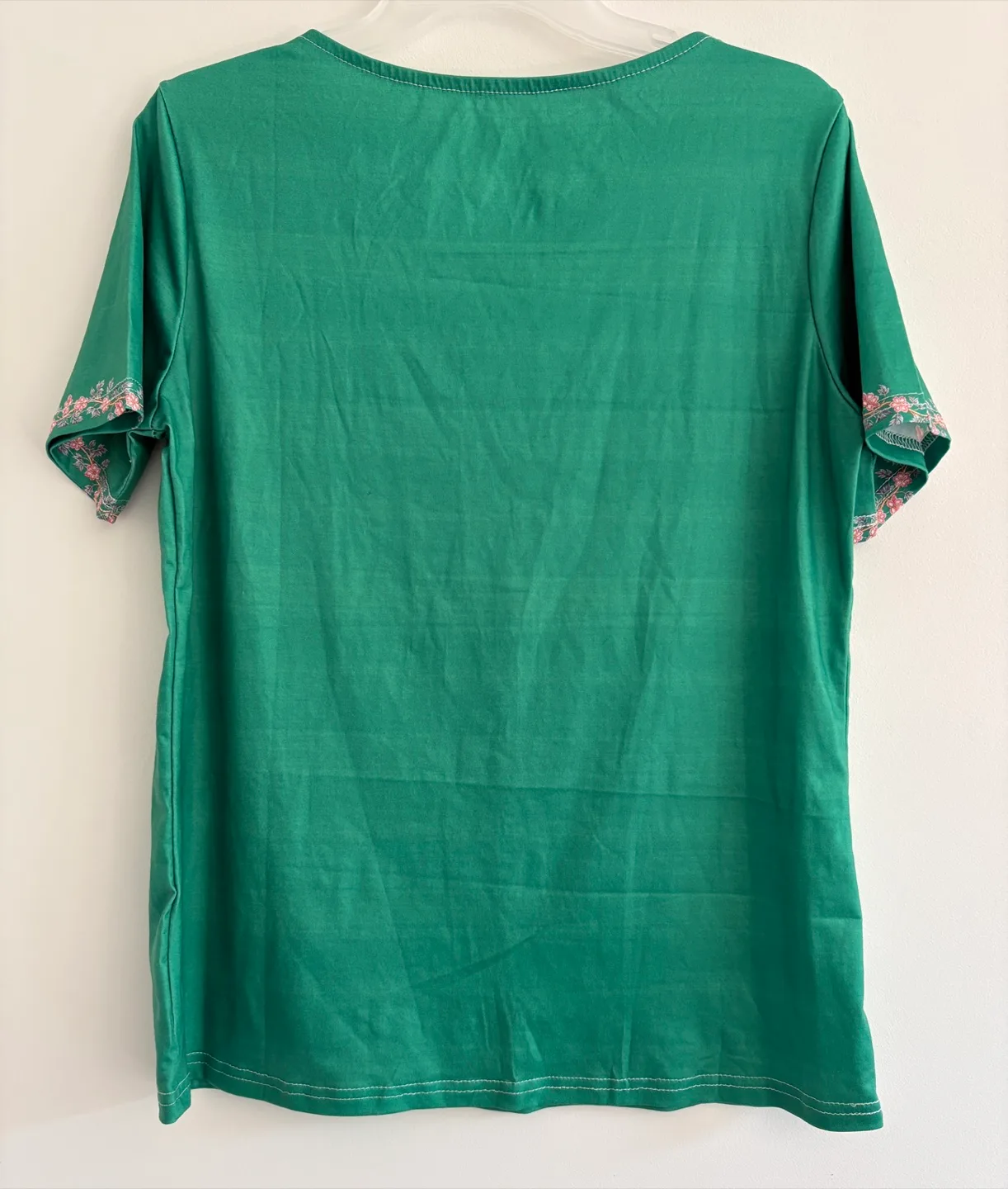 Beautiful Green Floral Print Top! Size M image indicator(3)