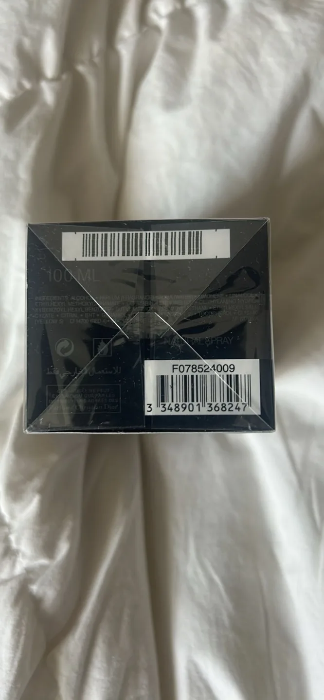 Dior Sauvage Eau de Parfum 100ml - New in Box! image indicator(2)