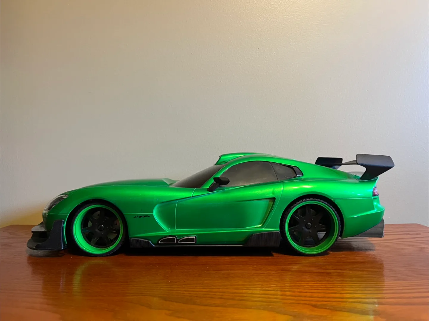 XQ (2015) GREEN SRT VIPER CAR 1:10 SCALE (Read description) thumbnail