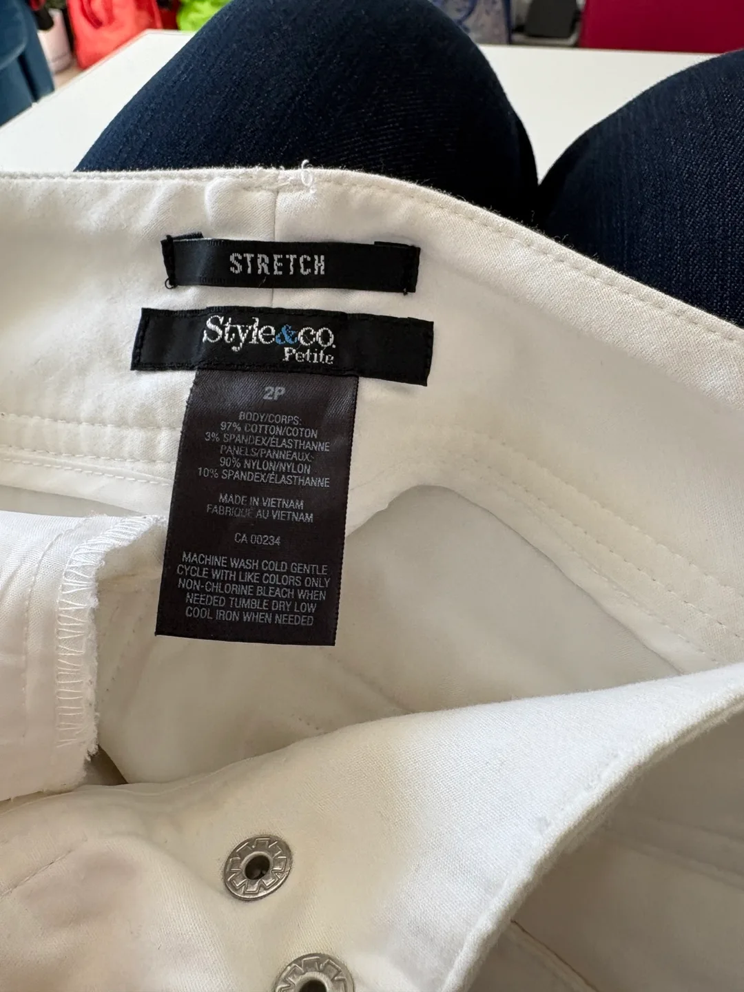 A Very Stylish Style&co. White Stretch Pants - Size 6 image indicator(3)