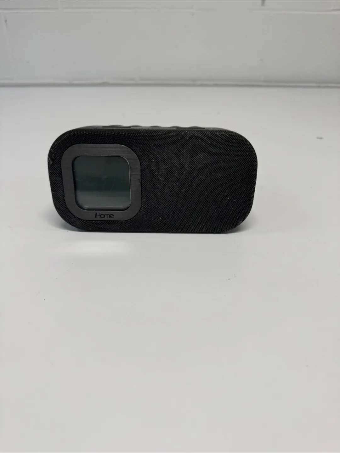 iHome Bluetooth Alarm Clock Radio thumbnail