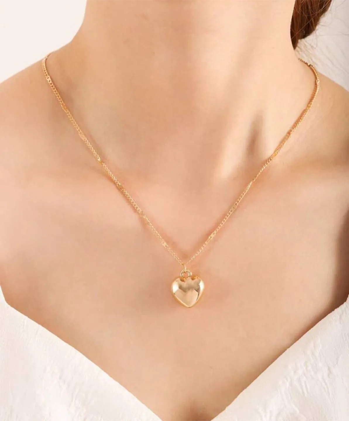 Gold Heart Pendant Necklace thumbnail
