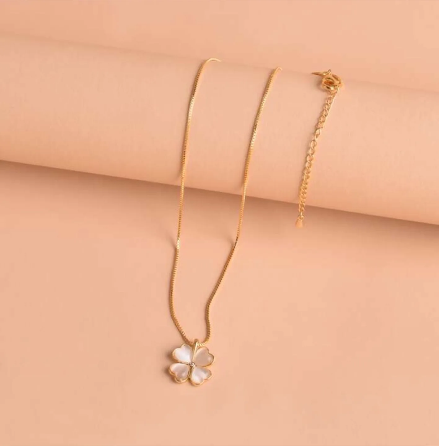 Four Leaf Clover Necklace - Gold thumbnail