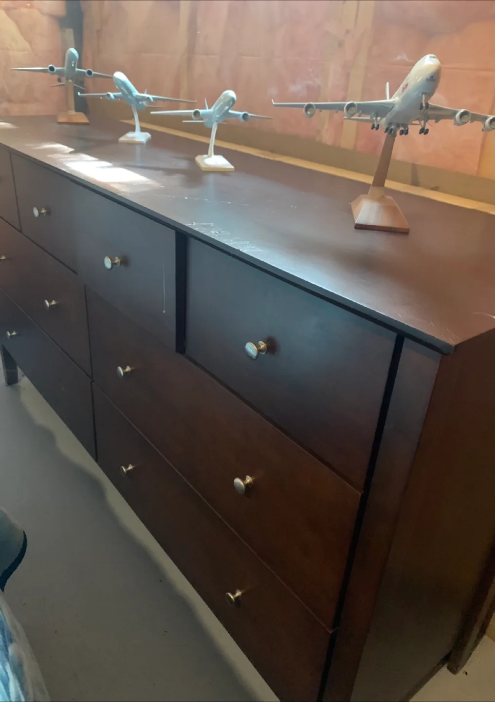 Queen bedroom set image indicator(2)