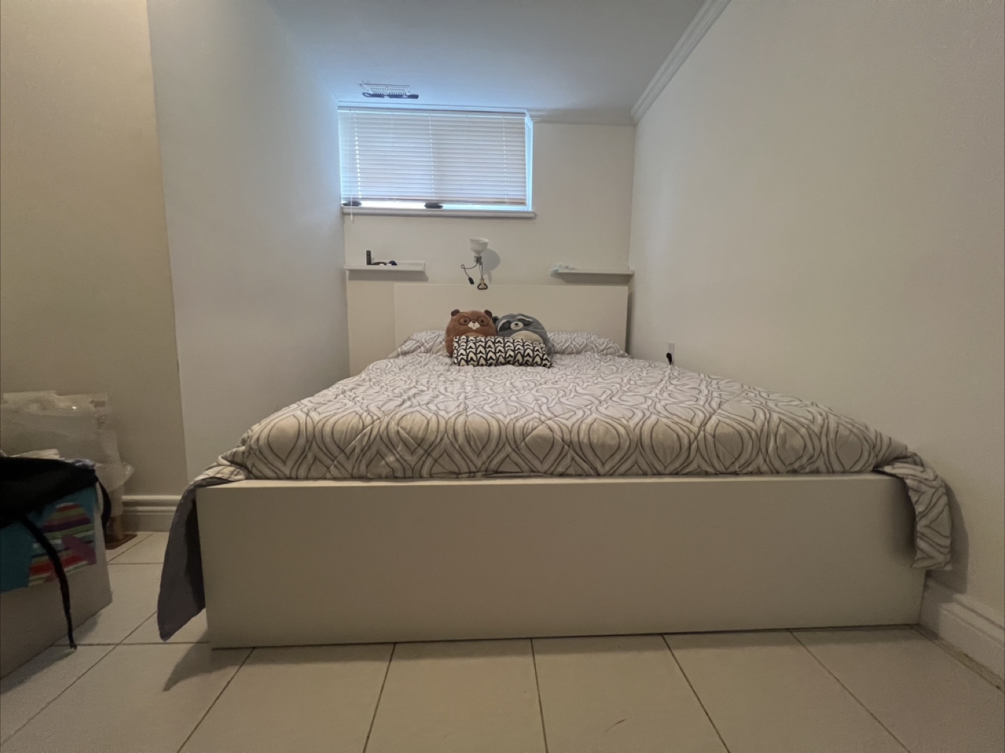Bed frame with headboard + mattress - photo 2