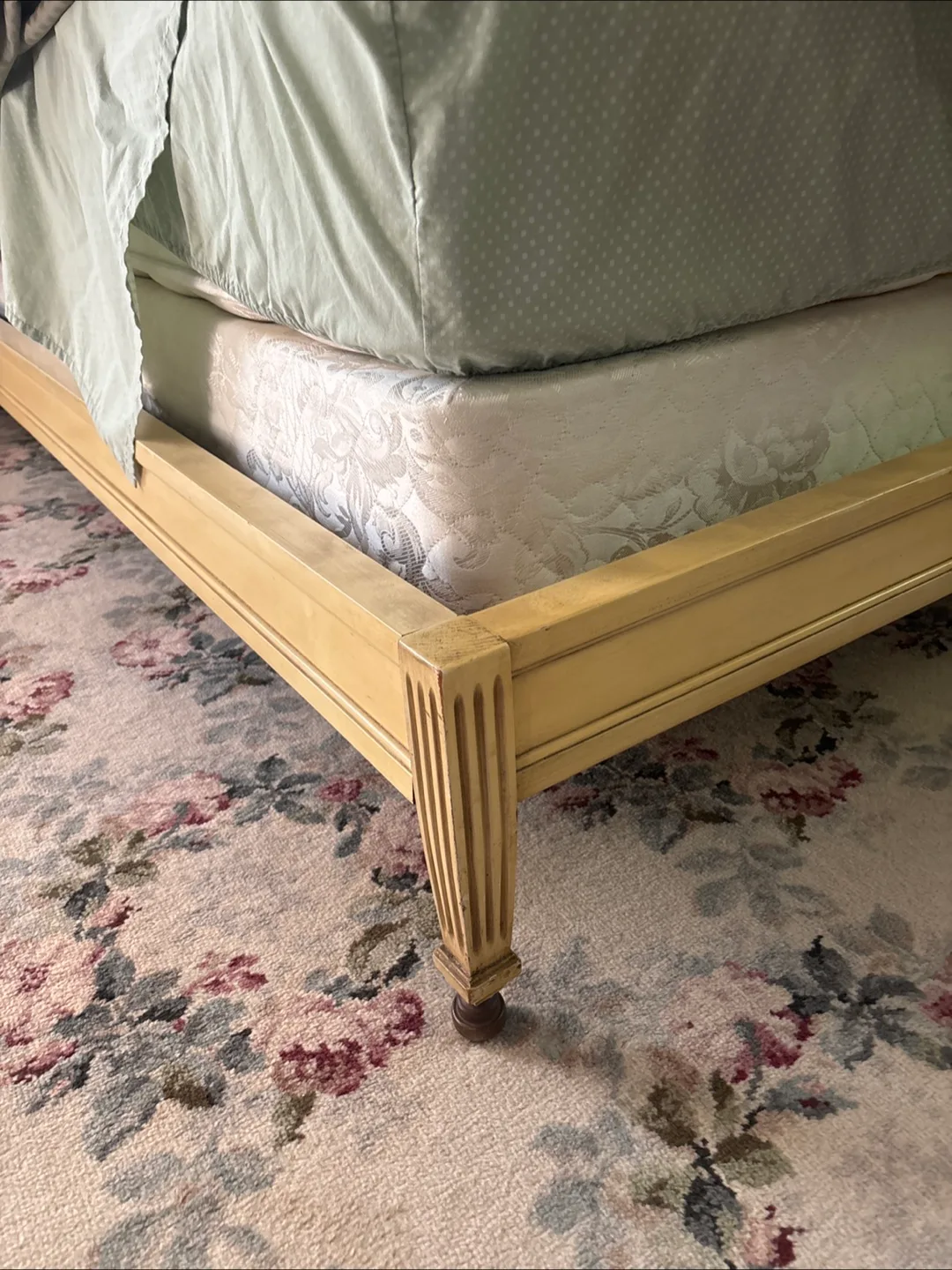 Vintage Ornate Bed Frame image indicator(3)